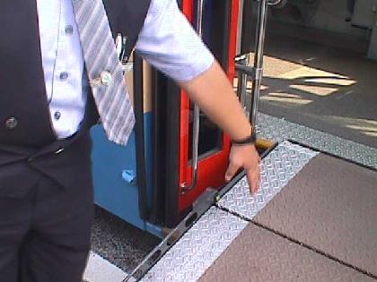 �����X�e�b�v�o�X�E���̂U